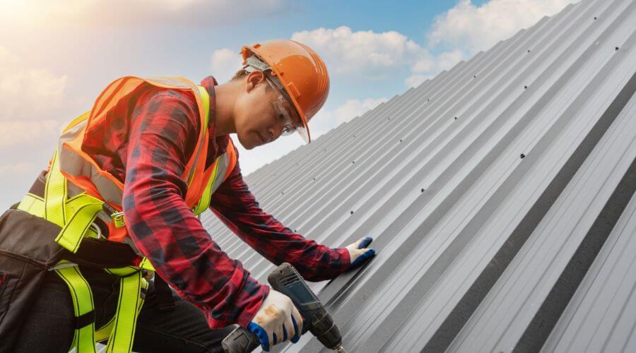 Professional Flat Roofing Installation in Bennett, IA